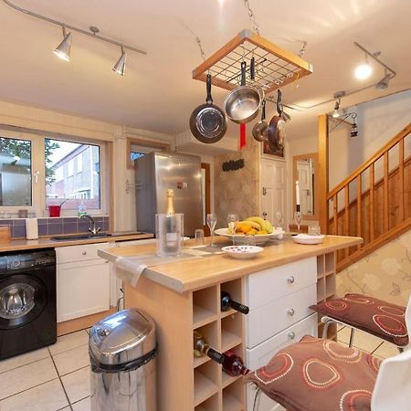 Oasis 77 Appartement Londen Buitenkant foto